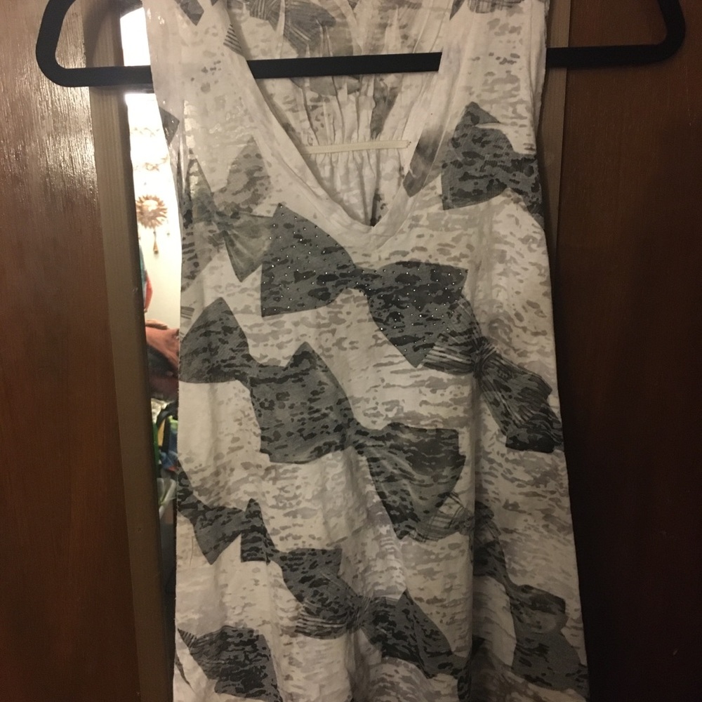 NWOT Bow pattern burn out tank